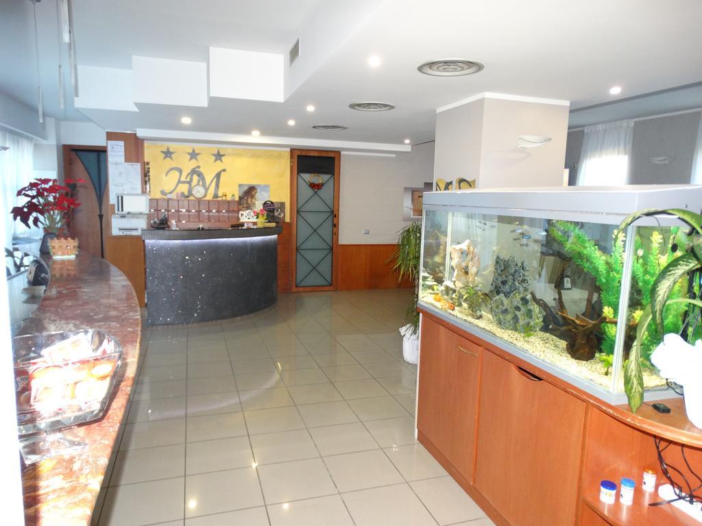 Hotel Moderno Грумелло-дель-Монте Экстерьер фото