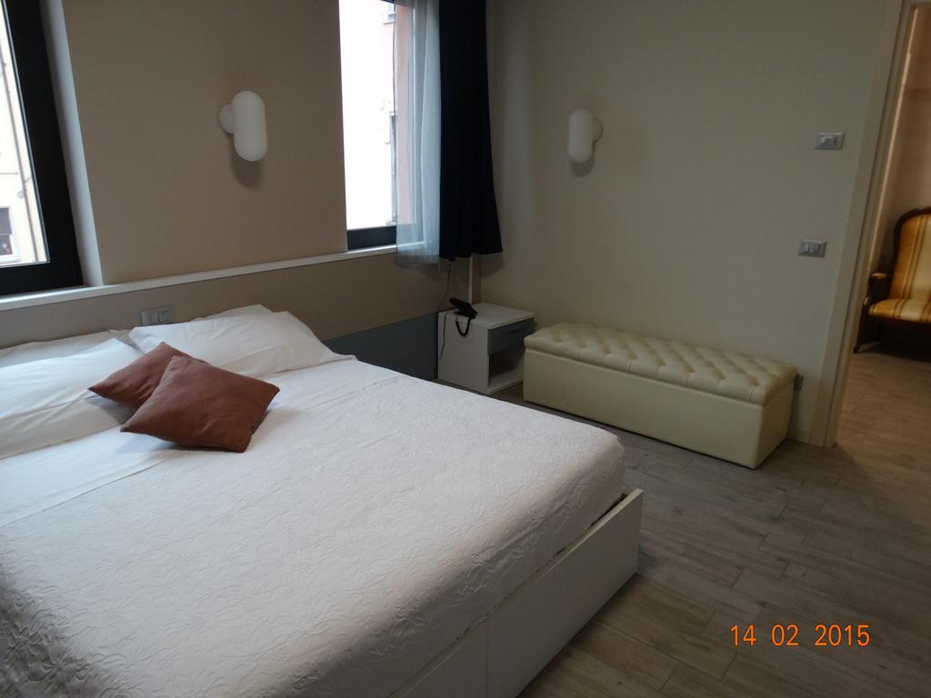 Hotel Moderno Грумелло-дель-Монте Экстерьер фото